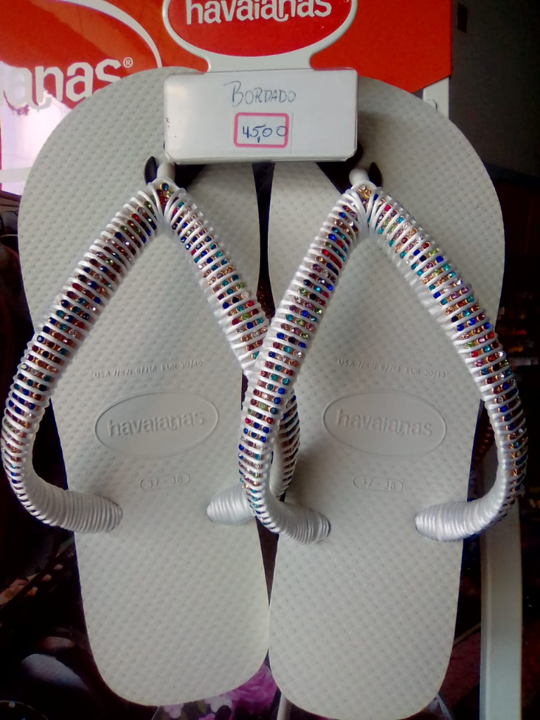 Chinelo havaianas Bordado