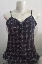 Blusa preta de alça com ajuste - estampa de beijo