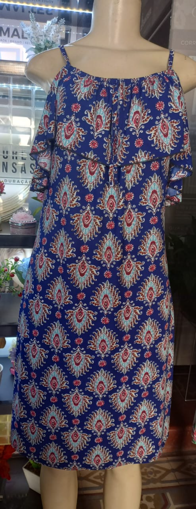 Vestido de alça azul estampado com babado no decote