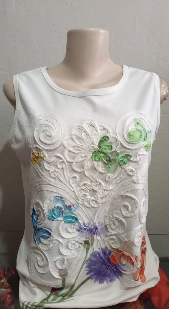 Blusa Branca Feminina Estampada com Borboletas