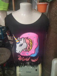 T-shirt  com estampa de Unicórnio