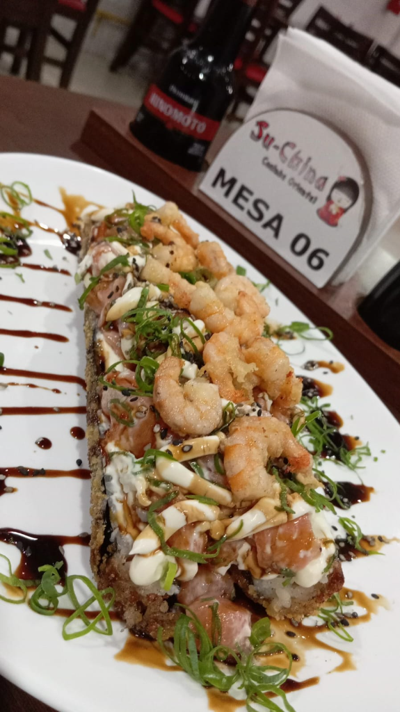 Hot Holl Especial Recheado com Salmão e Camarão