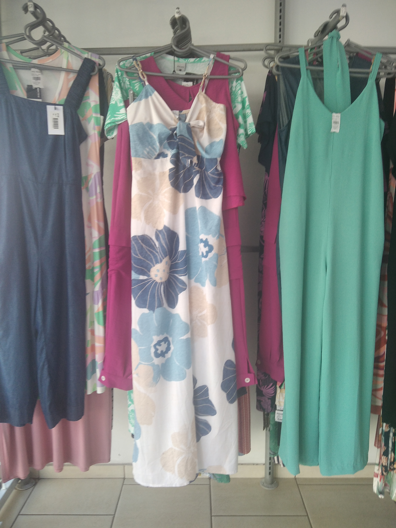 Vestido Longo com Estampa de Flores