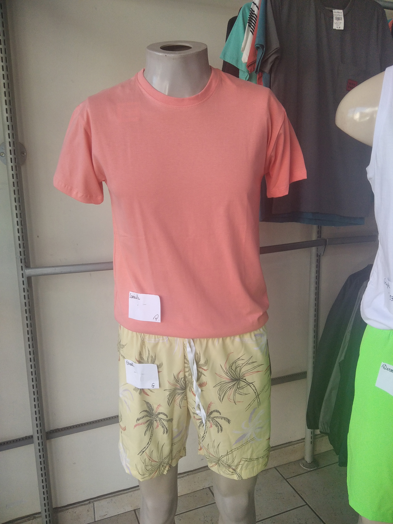 Conjunto Camiseta Masculina e Shorts
