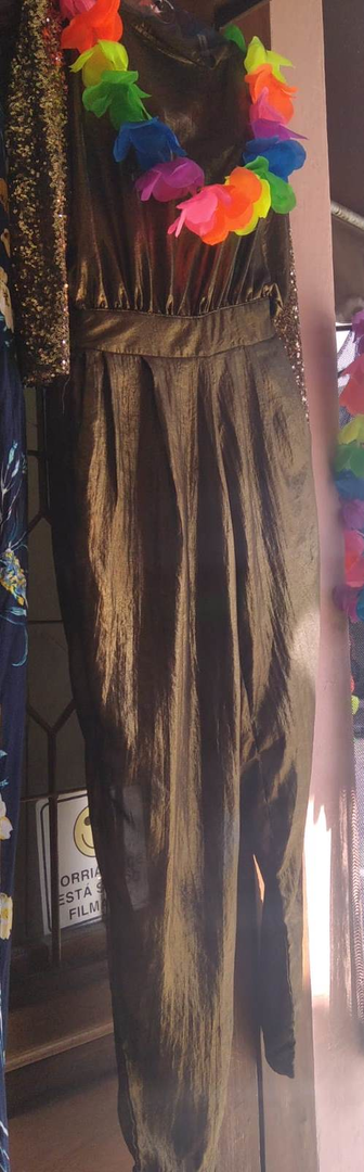 Macacão Dourado