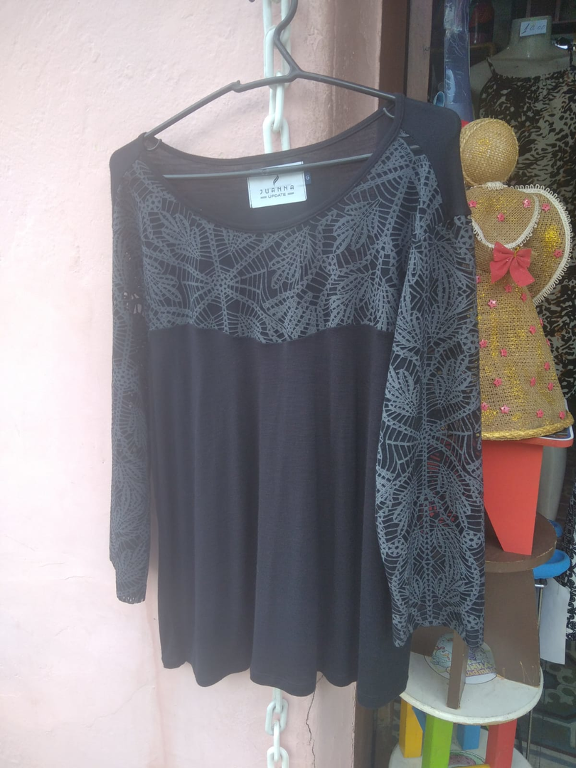 Blusa de Manga comprida Com detalhe