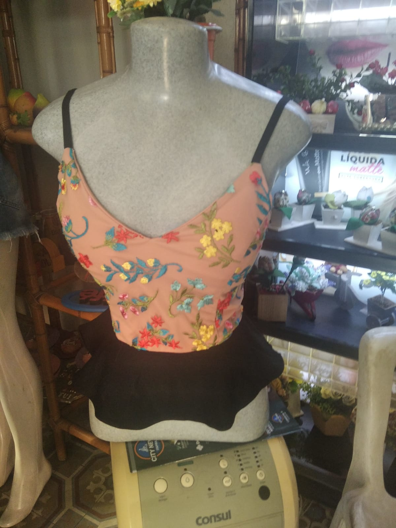Blusa de Alça Decotada Estampada