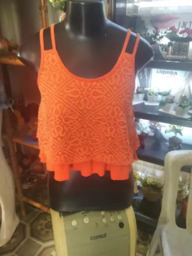 Blusa Laranja com Detalhes