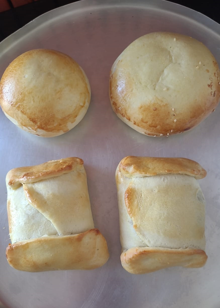 Bauru / Pão de Batata com Requeijão /  Hambúrguer com Cheddar