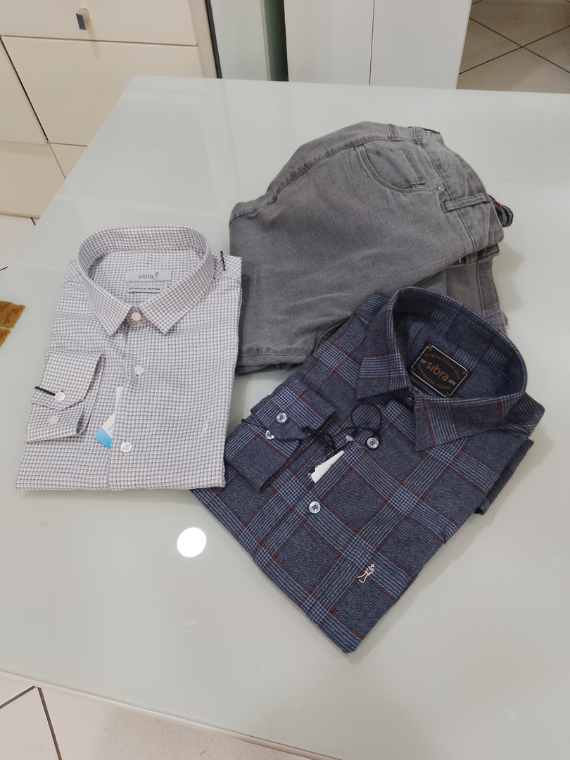 Camisas e Calça Jeans