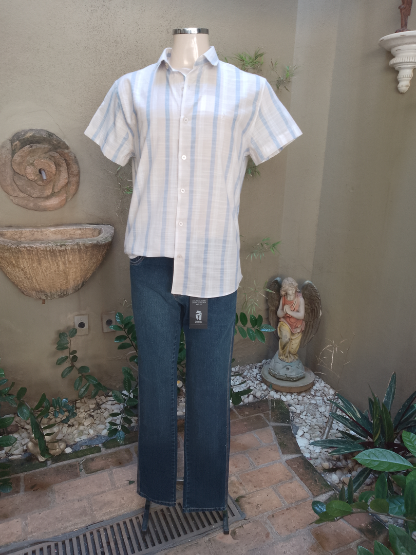 Camisas e Calças Jeans