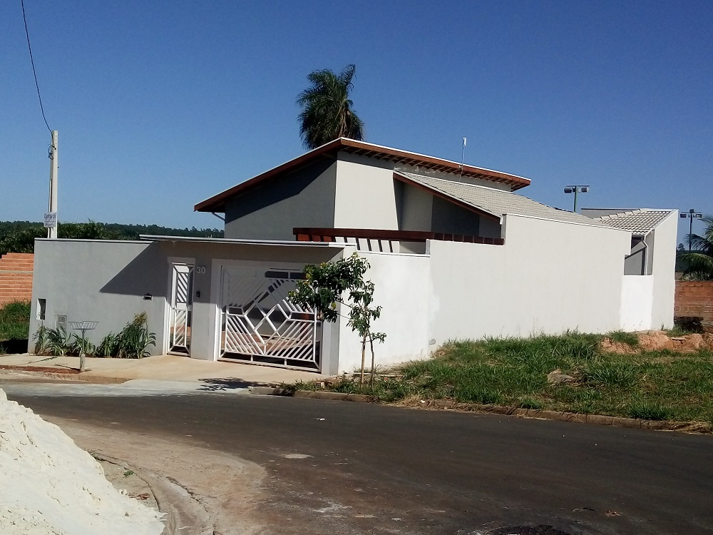 Terreno com Construção - Nossa Missão é Realizar o seu Sonho!