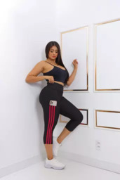 Calça Legging Corsário Feminina Listrada com Bolso Porta Celular