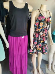 Blusa de Alça e Saia e Blusa de Macaquinho Floral
