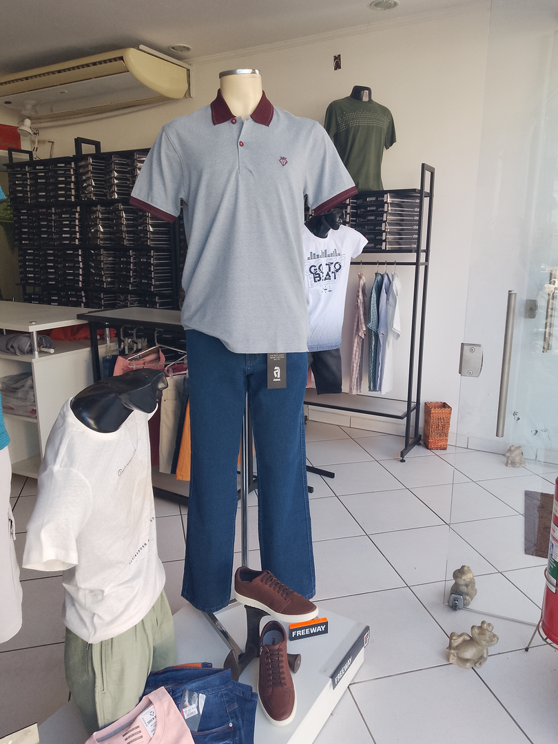 Camisas Polos e Calças Jeans