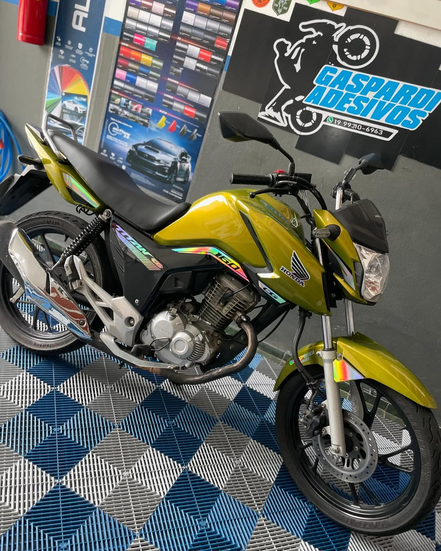 Faixas personalizadas para motos  Envelopamento em geral  Adesivos personalizados