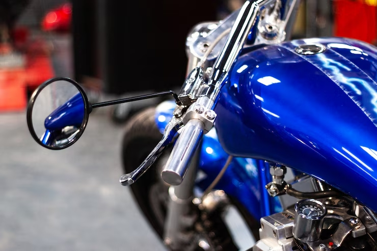Moto brilhando após polimento automotivo