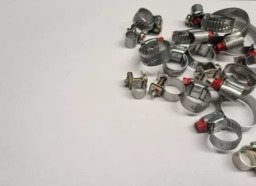 Abraçadeiras de metal