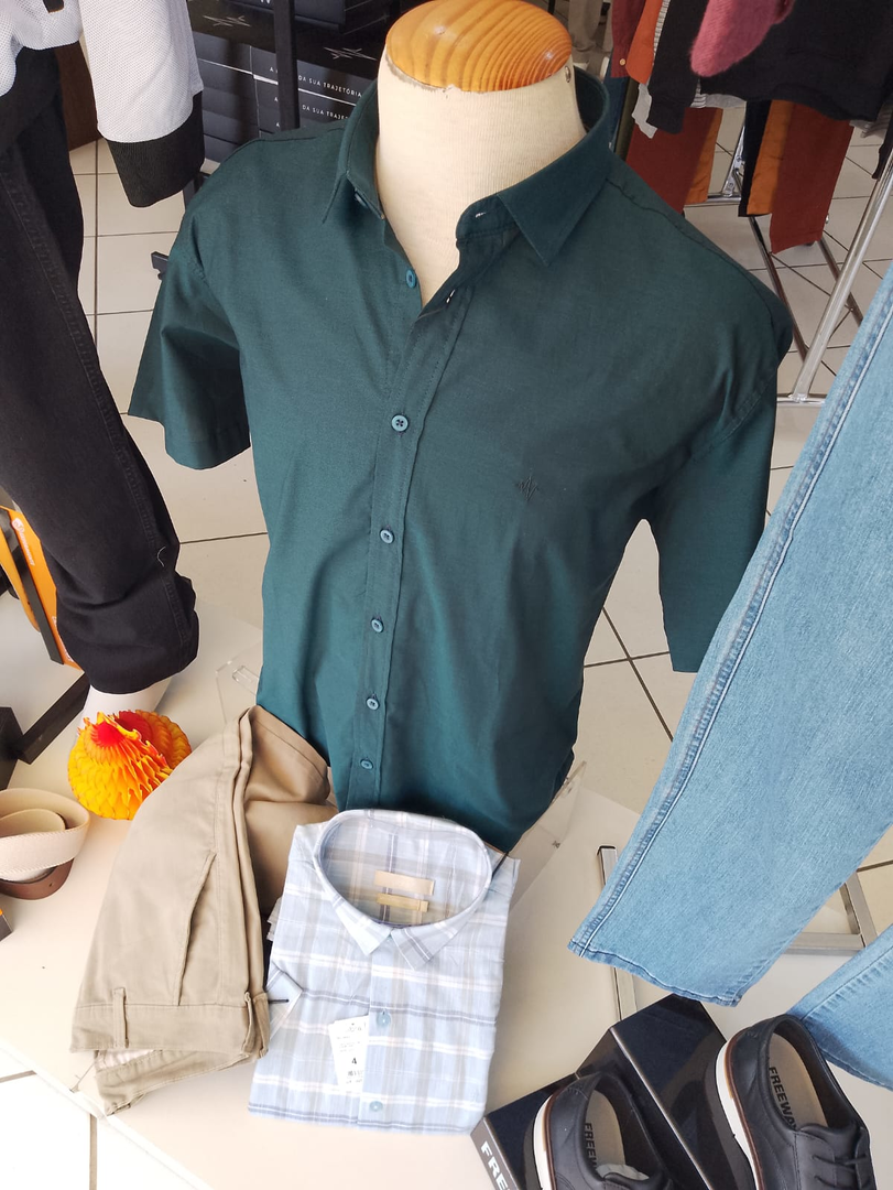 Camisas Sociais e Calças Jeans Masculinas