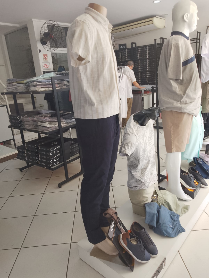 Camisas Sociais e Calças