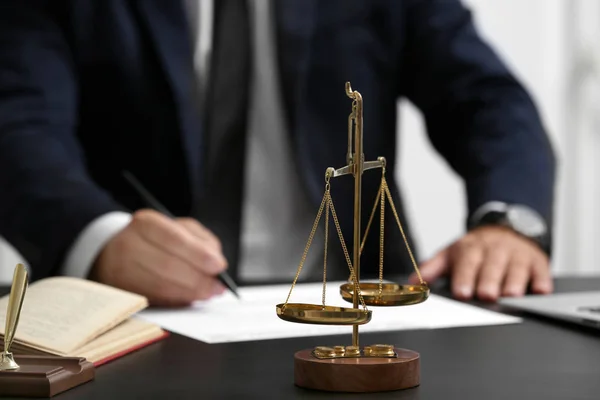 Escritório Jurídico Colosso & Associados