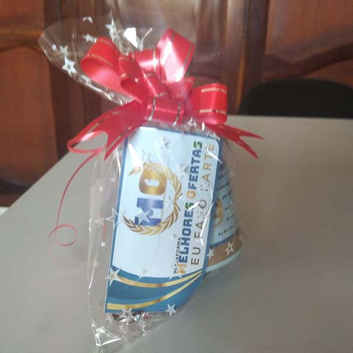 Entrega do brinde para Silmara, Psicóloga e Neuropsicóloga!