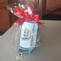 Entrega do brinde para Silmara, Psicóloga e Neuropsicóloga!