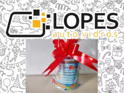 Entrega do brinde para Donizete da Lopes Auto Vidros!